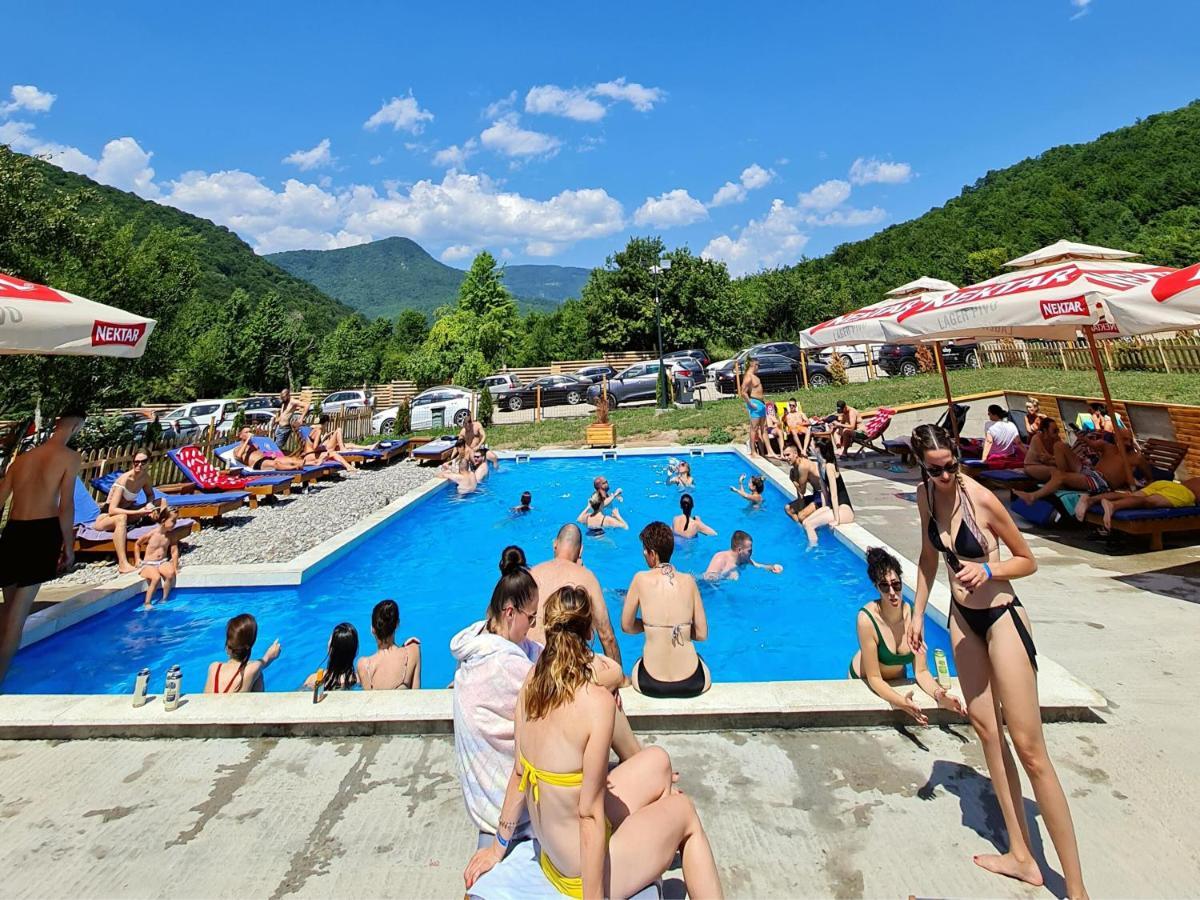 ホテル Rafting Centar Rt フォチャ エクステリア 写真